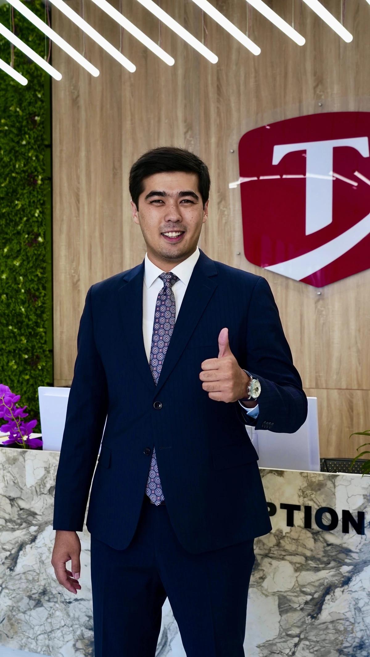 Давуров Фахриддин